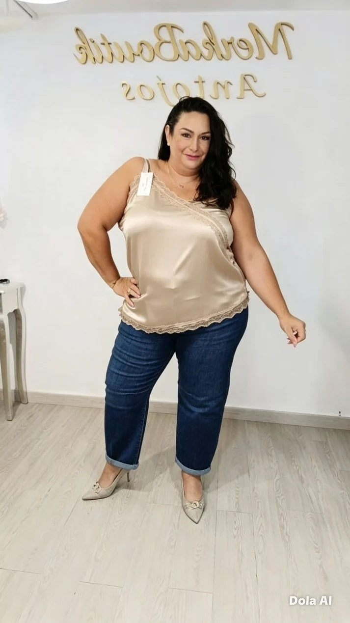 Lencera Cleopatra curvy satinada blanca con escote drapeado