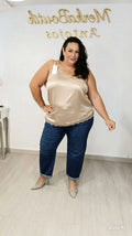 Lencera Cleopatra curvy satinada beige con escote drapeado