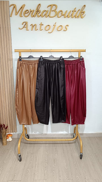 Pantalón Balloon Polipiel curvy con cintura elástica y bolsillos laterales