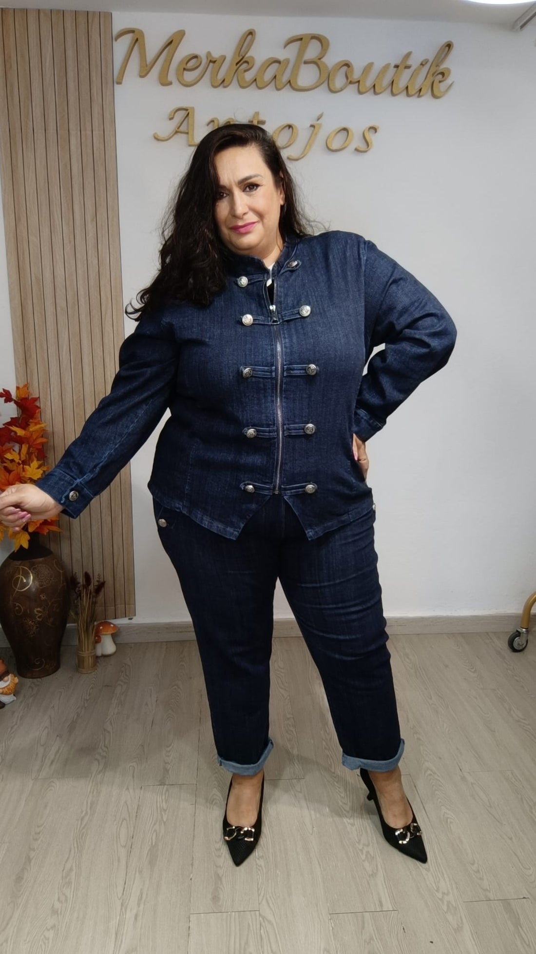 Pantalón Vaquero Capitán curvy con doble botonadura metálica